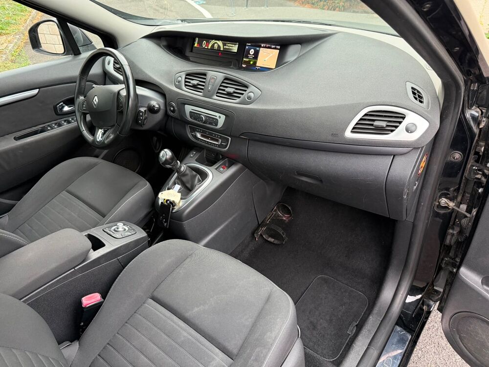 Grand scenic IV 1.5 DCI 110 CV LIMITED 7 place 1rs main garantie 6 mois 2015 occasion 78800 Houilles