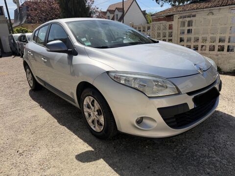 M&eacute;gane 1.5 DCI 110 GPS BLUETOOTH BOITE 6 PORT AUXILIAIRE REGULATEUR 2011 occasion 78800 Houilles