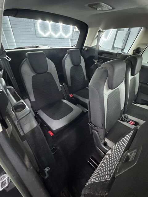 Grand C4 Picasso 1.6 HDI 120Ch *7 PL *DISTRI NEUVE *CAMERA AR* TOIT PANO *GA 2015 occasion 57160 Moulins-l&egrave;s-Metz