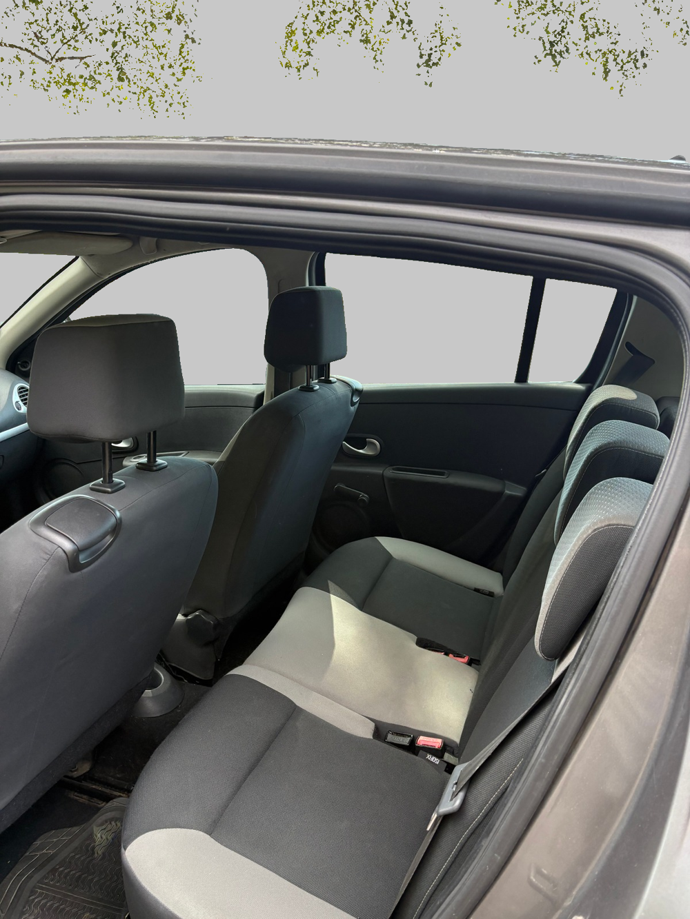 Clio III 1.5 DCI 86ch 170 000km CTok Entretien a jour 2009 occasion 69320 Feyzin