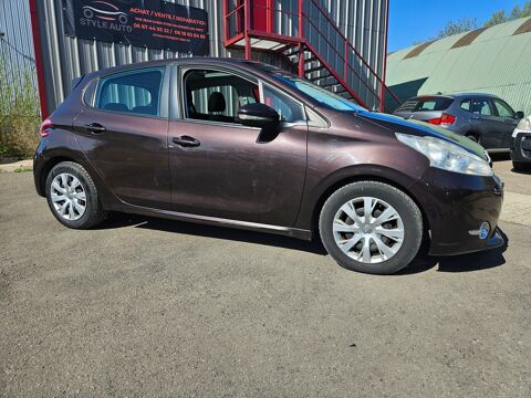 Peugeot 208 1.4l 70cv  boite auto  1er main 2013 occasion MAIZIERES-LES-METZ 57280