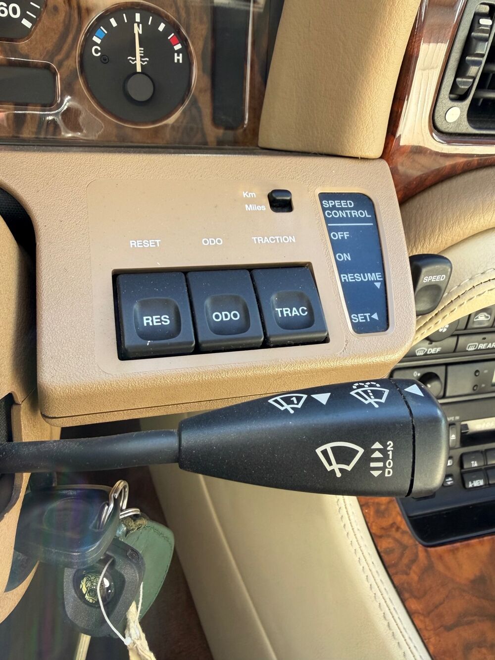XJ 12 (305) Sovering 6.0 V12 311 CH BA 1995 occasion 45190 Beaugency