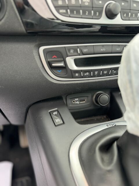 Grand scenic IV III 1.5 Dci 110cv Boite automatique Pack BOSE 7 Places 2011 occasion 10120 Saint-Andr&eacute;-les-Vergers