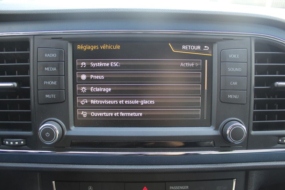 Leon III 1.2 TSI 110 ch S&S CONNECT + CARPLAY / CLIM AUTO / JA 17 2016 occasion 34430 Saint-Jean-de-V&eacute;das