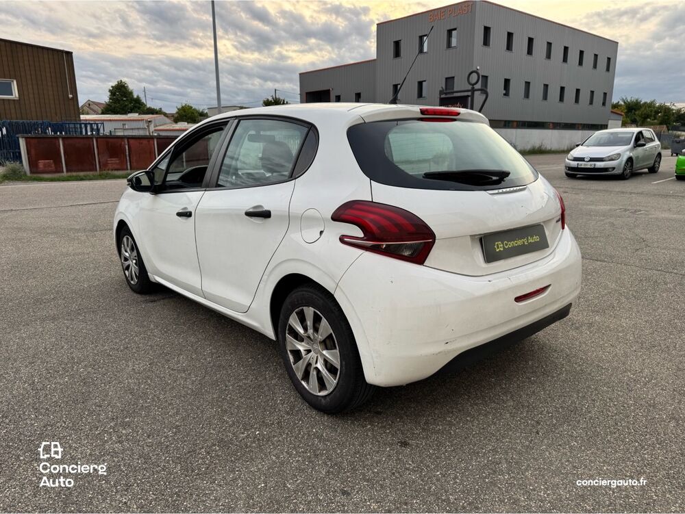 208 1.6 BlueHDI 75 soci&eacute;t&eacute; 2 places / CarPlay / Distribution neu 2016 occasion 69700 Givors