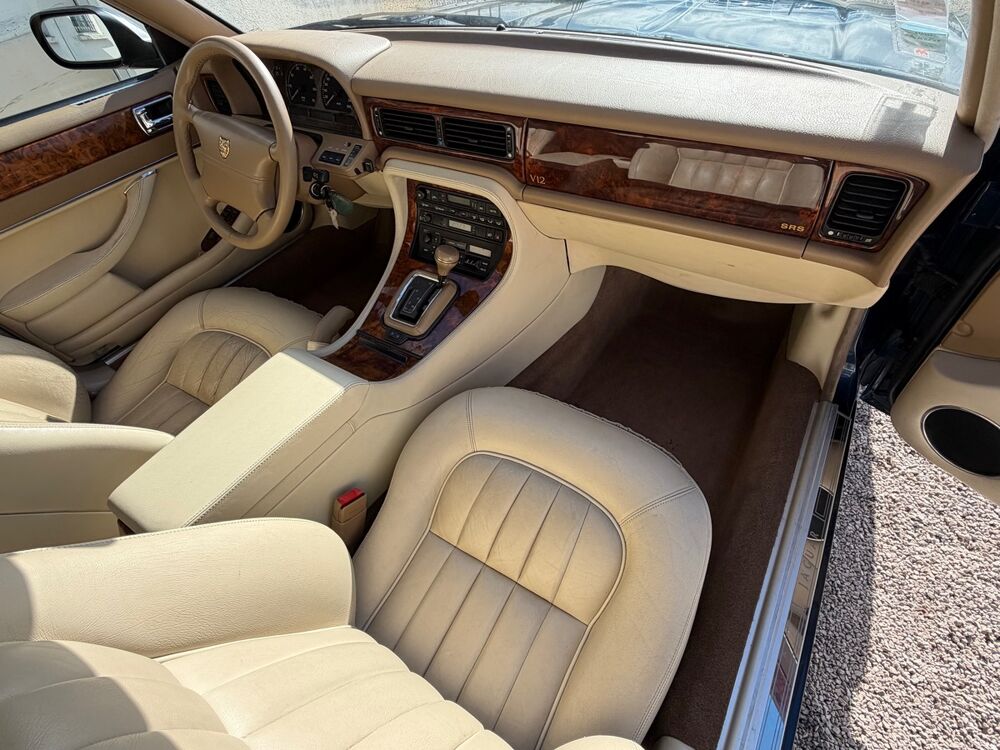 XJ 12 (305) Sovering 6.0 V12 311 CH BA 1995 occasion 45190 Beaugency