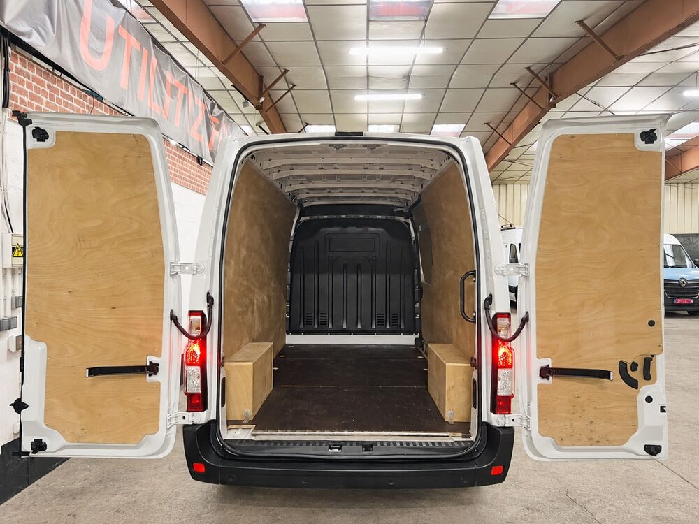 Master 3500 L3H2 2.3L DCI 150cv susp. pneumatiques 19.433 kms / EN 2023 occasion 45140 INGRE