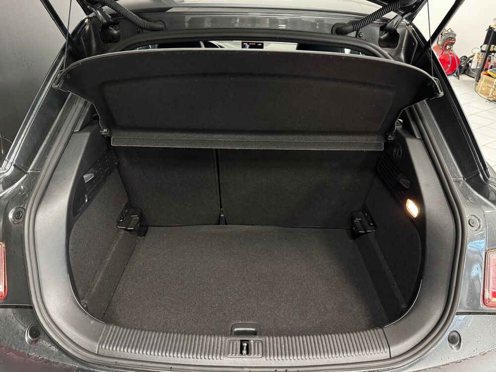 A1 1.4l TFSI 122ch S-line S-tronic 7 1&egrave;re main 2013 occasion 69330 Pusignan