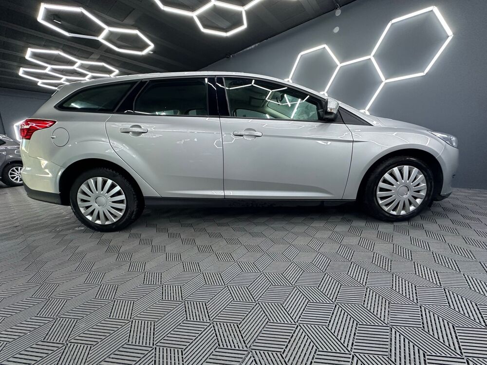 Focus 1.5 TDCi 120Ch *DISTRI NEUVE *RADARS DE RECUL *GARANTIE 12 M 2017 occasion 57160 Moulins-l&egrave;s-Metz