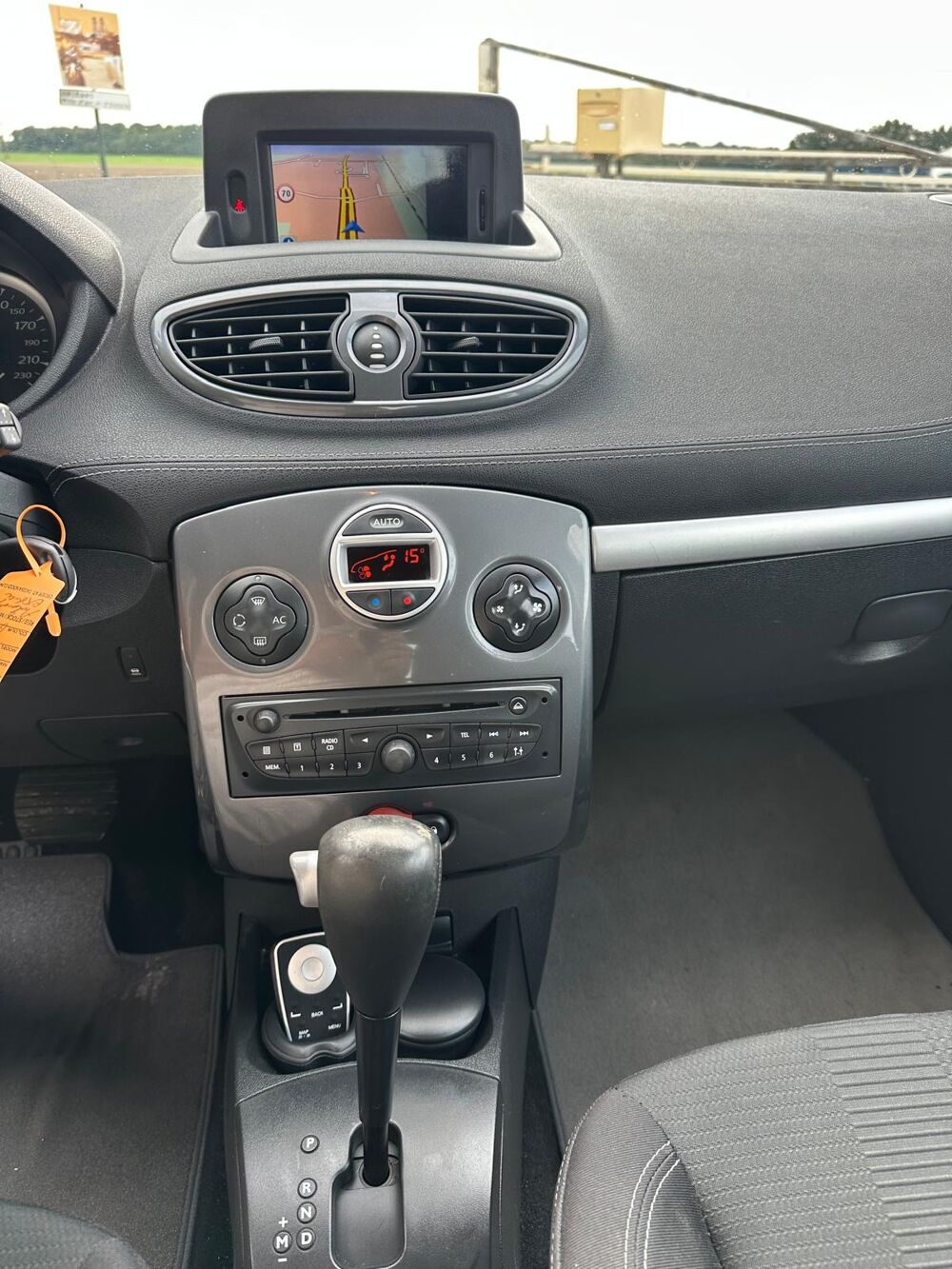 Clio III 1.6 16V 110CV boite auto garantie 12 mois offert 2011 occasion 45520 Cercottes