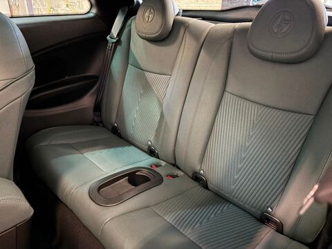 500 e 118cv 42kwh GIORGIO ARMANI COLLECTOR'S EDITION / CUIR / CA 2025 occasion 91480 Varennes-Jarcy