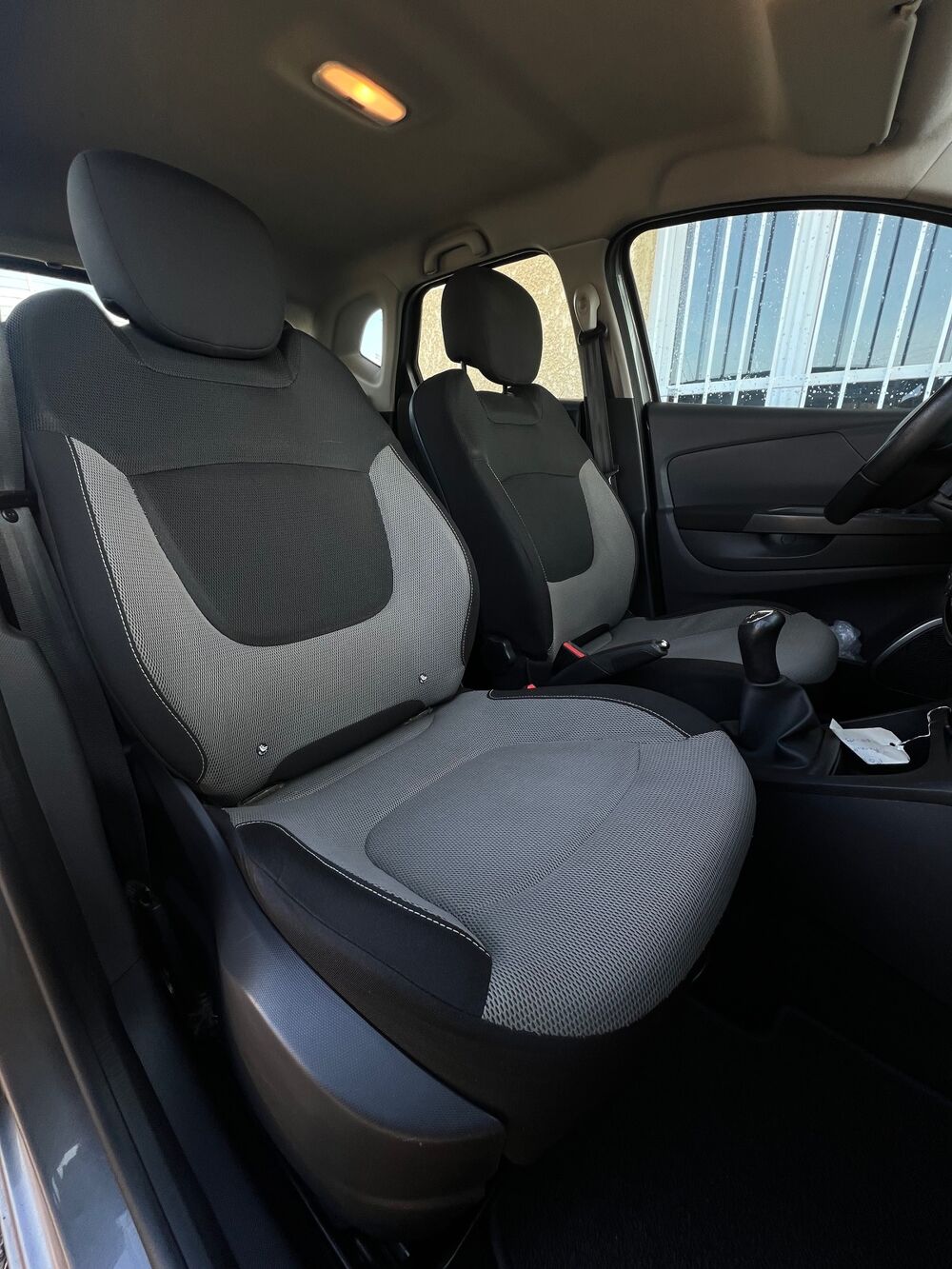Captur 1.5 DCI 90 CH PREMIERE MAIN - ENTRETIEN COMPLET RENAULT 2014 occasion 69230 SAINT PRIEST