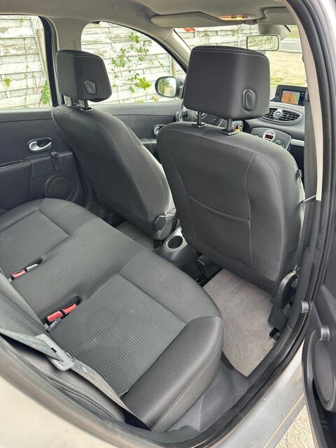 Clio III 1.6 16V 110CV boite auto garantie 12 mois offert 2011 occasion 45520 Cercottes