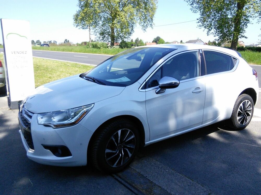 DS4 2.0 HDi 136 CLIM - DISTRIBUTION FAITE - ENTRETIEN CITROEN - 2014 occasion 95520 Osny