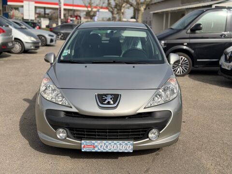 Peugeot 207 1.4i VTI CONFORT 95 CH SORT DE GRANDE REVISION DISTRIBUTION 2009 occasion MEYZIEU 69330
