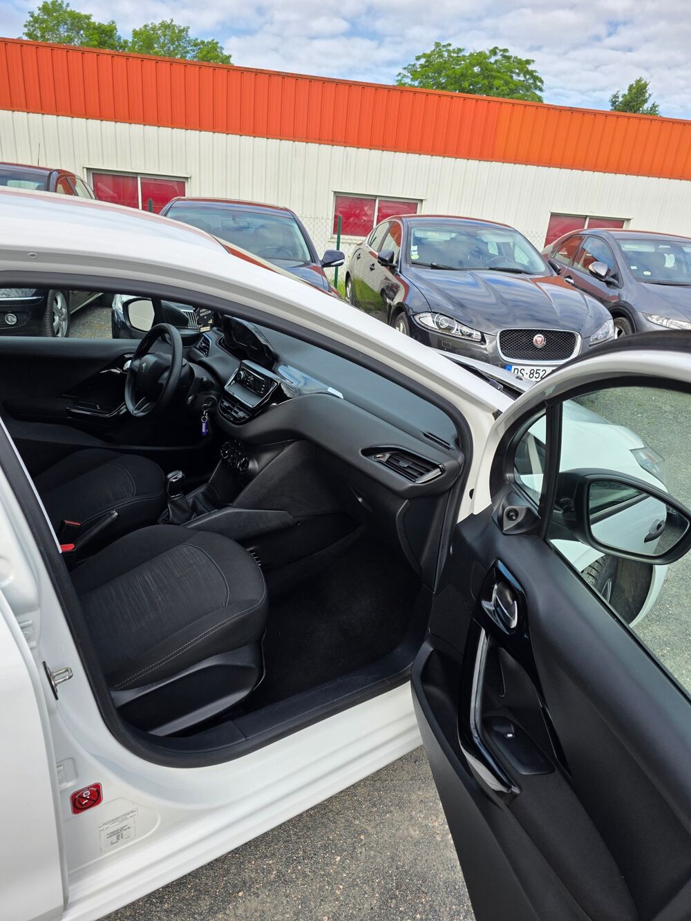 208 1.6 BlueHDI 75CH 2 PLACES 2015 occasion 41350 Vineuil