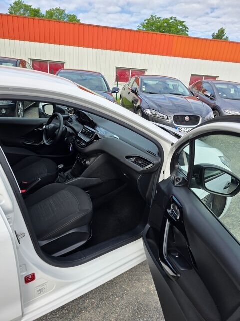208 1.6 BlueHDI 75CH 2 PLACES 2015 occasion 41350 Vineuil