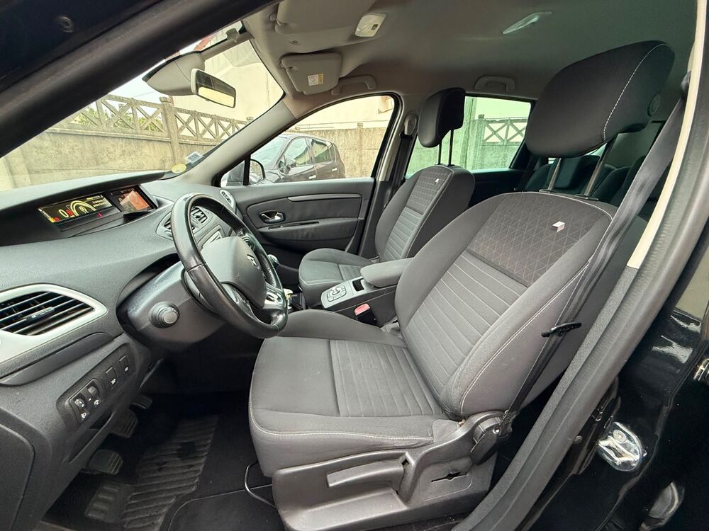 Grand scenic IV 1.5 DCI 110 CV LIMITED 7 place 1rs main garantie 6 mois 2015 occasion 78800 Houilles