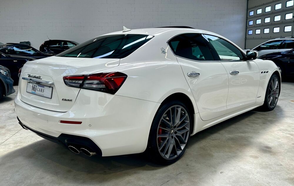 Ghibli III 3.0d V6 275ch GranSport BVA8 / TO / Harman Kardon / Si&egrave;g 2017 occasion 45770 Saran