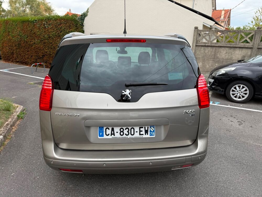 5008 1.6 e-HDI 112 CV BMP6 allure 7 place garantie 6 mois 2012 occasion 78800 Houilles