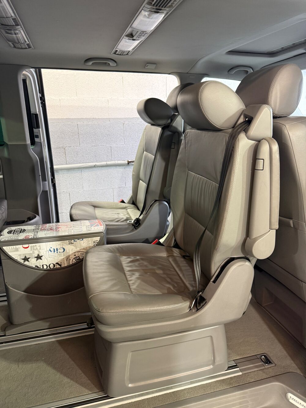 Transporter Multivan T5 2.5 174ch. 7 places clim r&eacute;viser 2005 occasion 69800 SAINT-PRIEST
