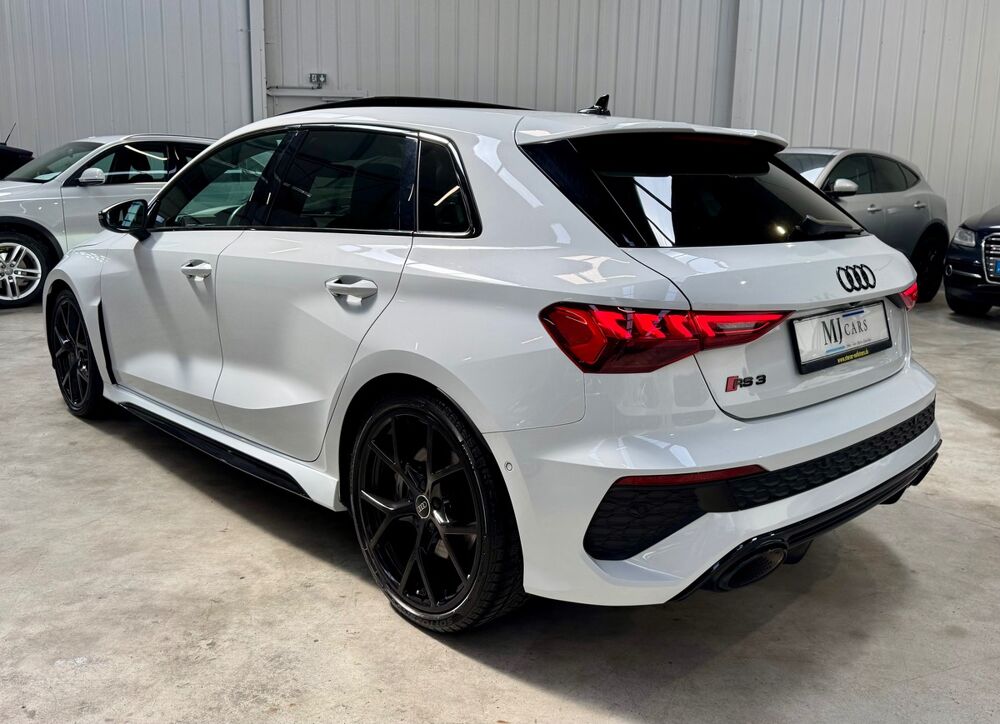 RS3 2.5 TFSI 400ch BVA7 Quattro / TO / HUD / B&O / C&eacute;ramique / H 2023 occasion 45770 Saran