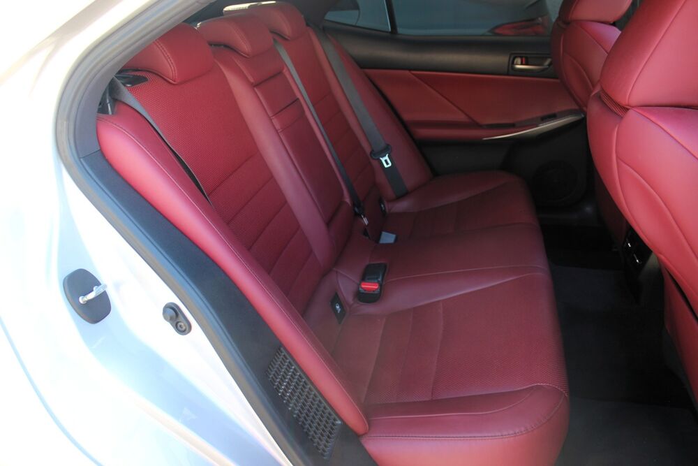 IS III (2) 300H F SPORT EXECUTIVE FULL OPTIONS + CARPLAY / ENT 2020 occasion 34430 Saint-Jean-de-V&eacute;das