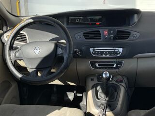 Grand scenic IV III 1.5 dCi 106 cv 2009 occasion 95190 Goussainville