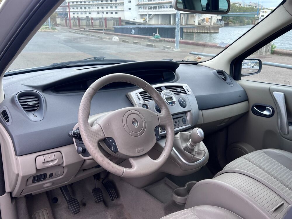 Grand scenic IV II CONFORT 1.9 DCI 120 – 7 PLACES – 1&Egrave;RE MAIN - EXCELLENT ET 2006 occasion 94140 Alfortville