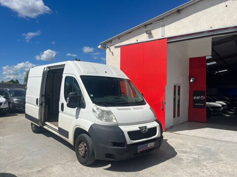 Boxer 2.2L HDI 101 CHV DIESEL - BEAUCOUP DE RANGEMENTS | R&Eacute;VIS&Eacute;E-G 2012 occasion 13200 Arles