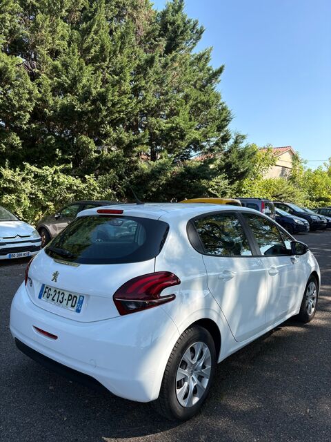 208 1.2 ESSENCE 68ch 24 000 KM GARANTIE 2019 occasion 69320 Feyzin