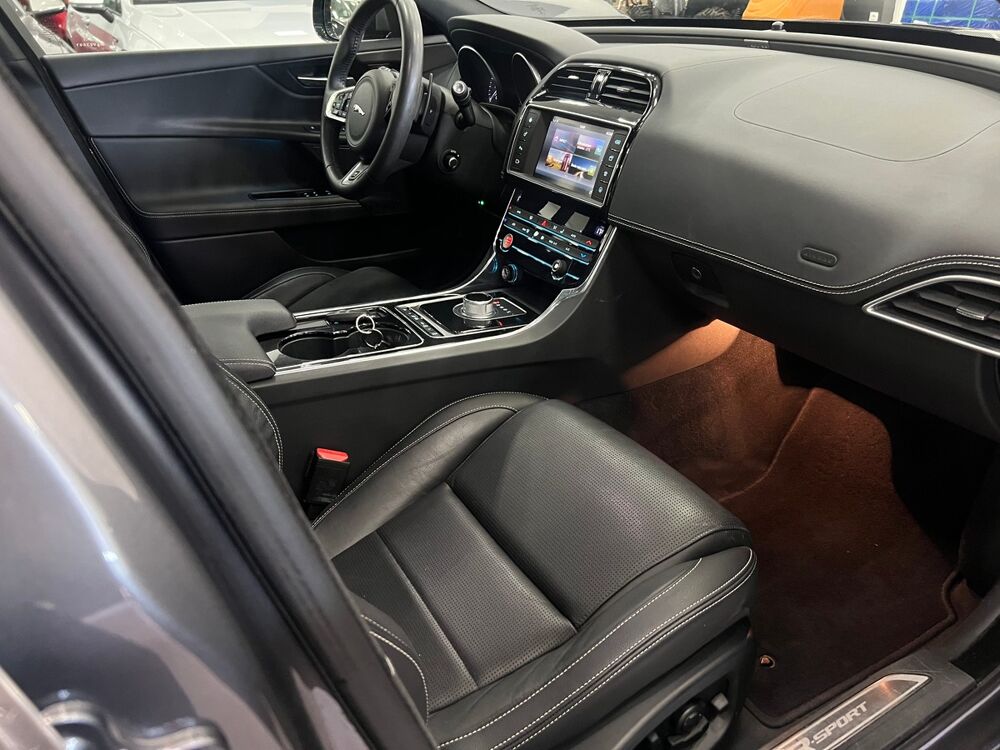 XE 2.0d 180 cv Finition R Sporte / Financement possible 2016 occasion 69800 SAINT-PRIEST