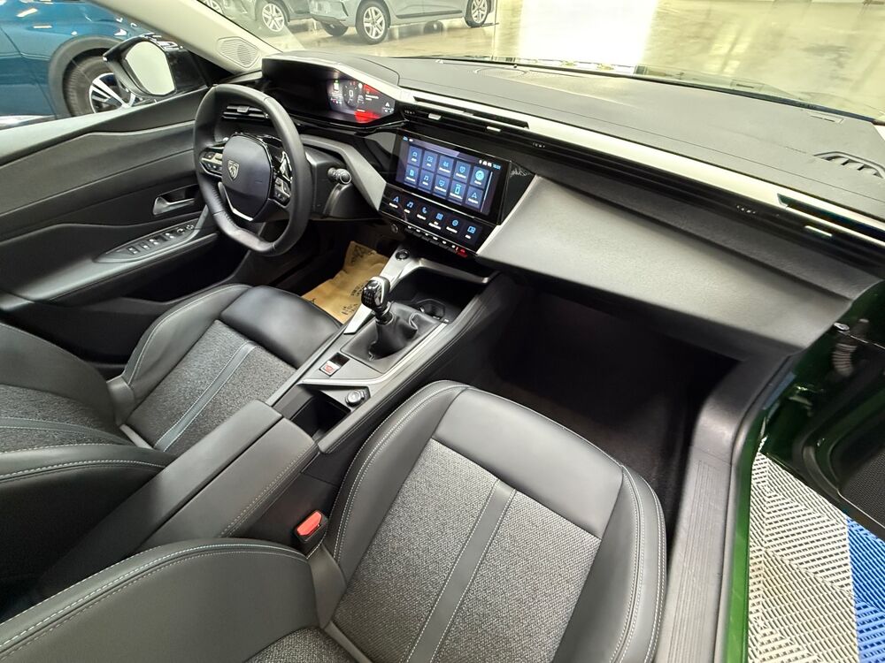 308 ESSENCE 130CV ALLURE BUSINESS1 ERE MAIN 34 084KMS PRIX HORS 2024 occasion 51430 TINQUEUX