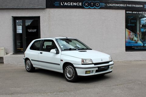 Annonce voiture Renault Clio 15989 €