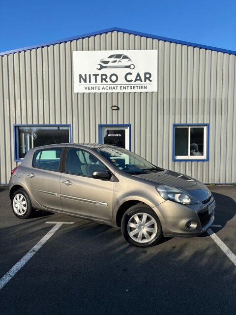 Renault Clio III 1.5 DCI 70 Expression / DISTRIBUTION NEUVE / GARANTIE 12 MOI 2011 occasion MAUGES SUR LOIRE 49290