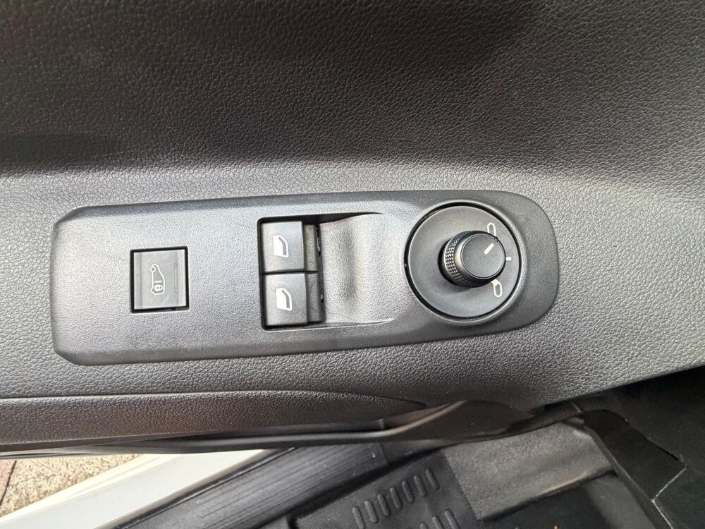 Berlingo 1.2 PTEC 131 CH 1ERE MAIN TVA RECUPERABLE GARANTIE 12 MOIS 2021 occasion 06400 CANNES