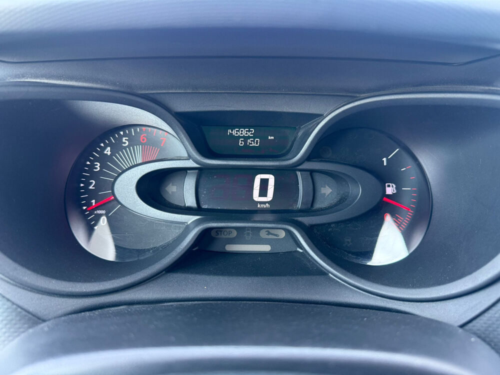 Captur 0.9 TCE 90 ch (5 cv) 12V Turbo BVM5 - 5 Portes Gris Stop&Sta 2015 occasion 63300 Thiers