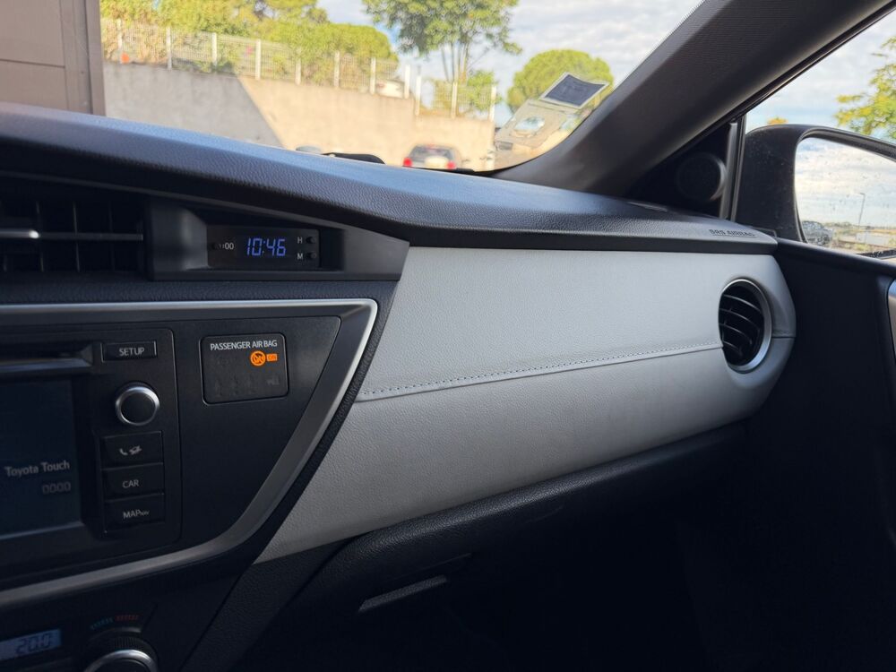 Auris II HYBRIDE 136H STYLE - 1&eacute;re main / Entretien 100% Toyota / 2015 occasion 34500 B&eacute;ziers
