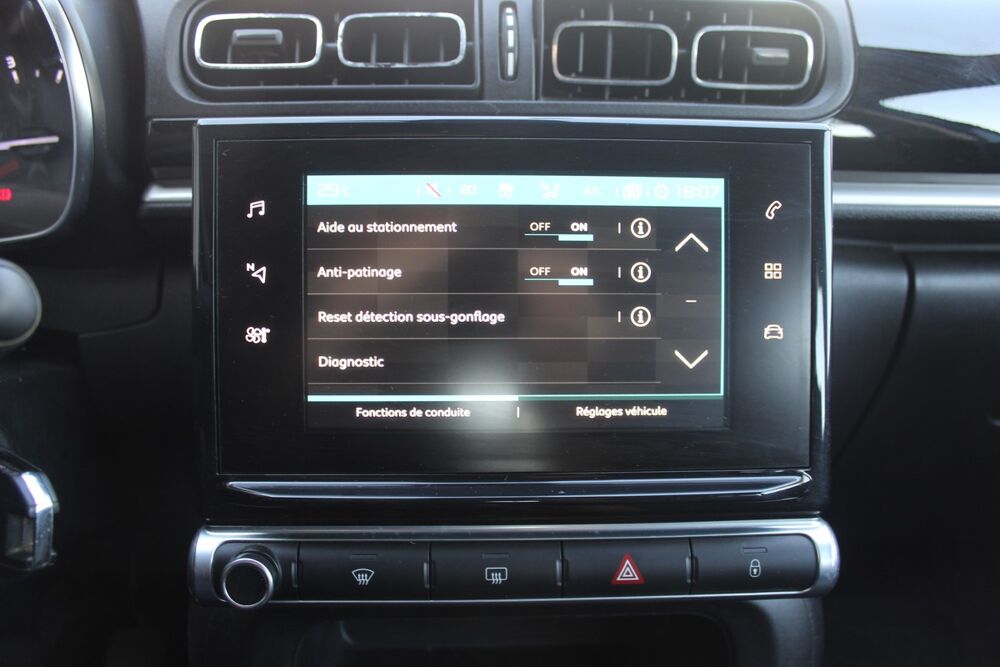 C3 III 1.2 VTi 82 ch SHINE - DISTRIBUTION FAITE + CARPLAY / CLI 2017 occasion 34430 Saint-Jean-de-V&eacute;das