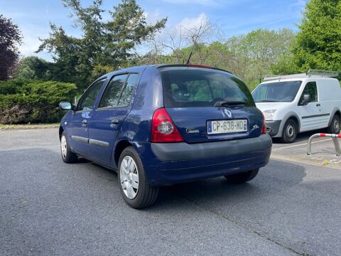Clio II (2) 1.2 75 CV AUTHENTIIQUE 5 PORTES BLEU 2003 occasion 95610 Éragny