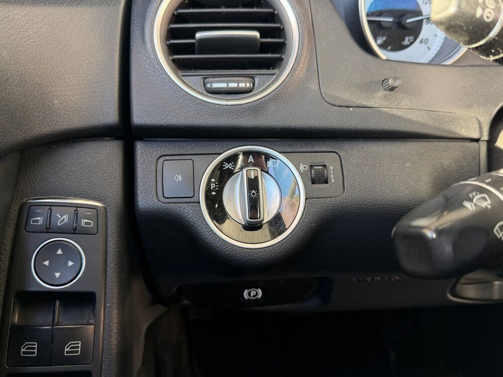 Classe C Avantgarde (W204) Phase 2 180 CDi 2.1 CDI 120 cv BlueEFFICI 2011 occasion 95190 Goussainville