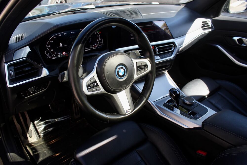 S&eacute;rie 3 330eA xDrive 292 ch M SPORT / CARPLAY + TOIT OUVRANT + TANZA 2021 occasion 34430 Saint-Jean-de-V&eacute;das