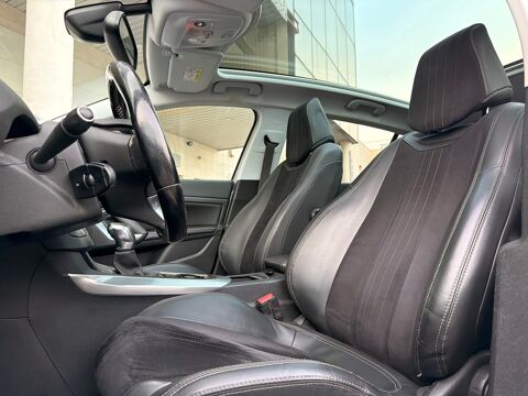 308 II (T9) F&eacute;line 130 cv Bo&icirc;te auto - Entretiens Peugeot - Toit 2017 occasion 95190 Goussainville