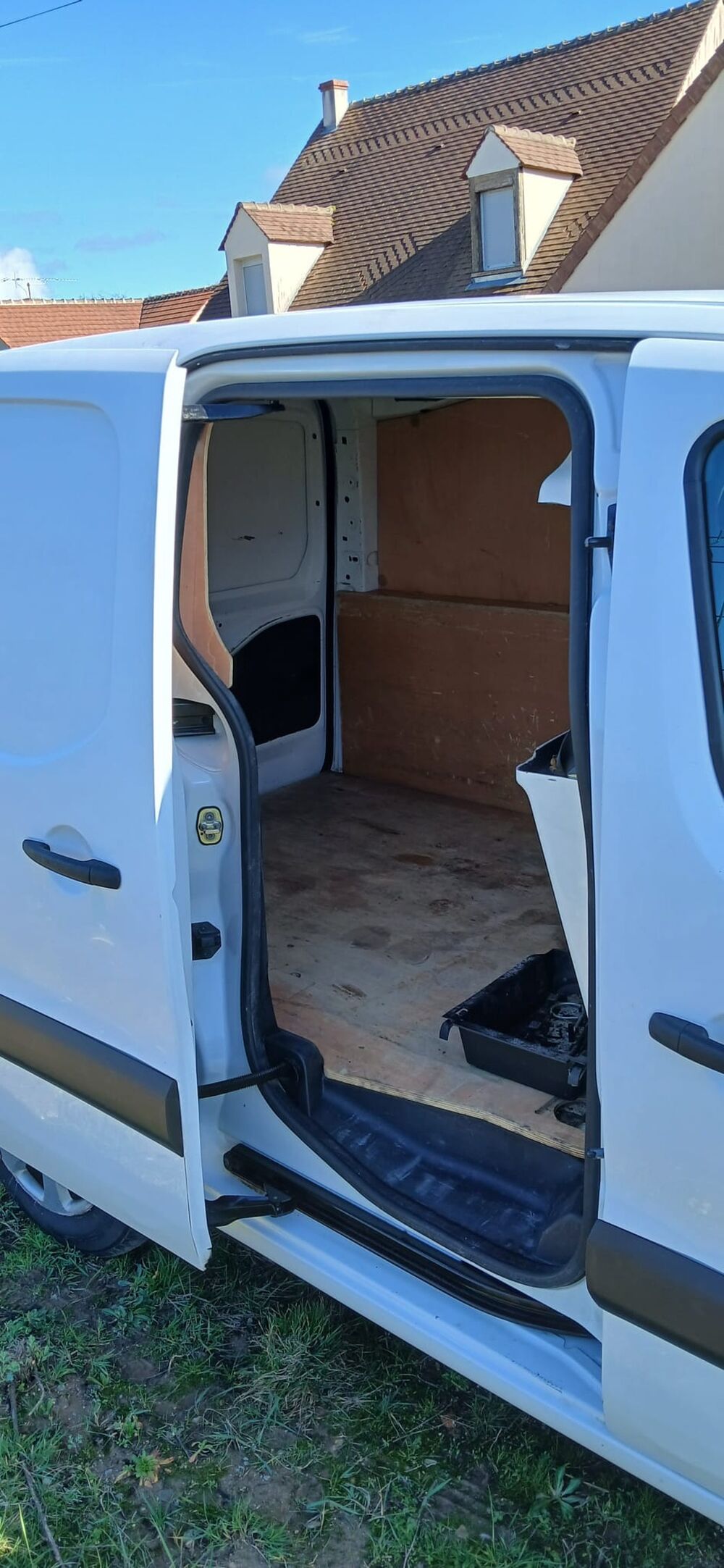 Partner 1.6 Hdi Bo&icirc;te auto tr&egrave;s propre 2015 occasion 45600 Lion-en-Sullias