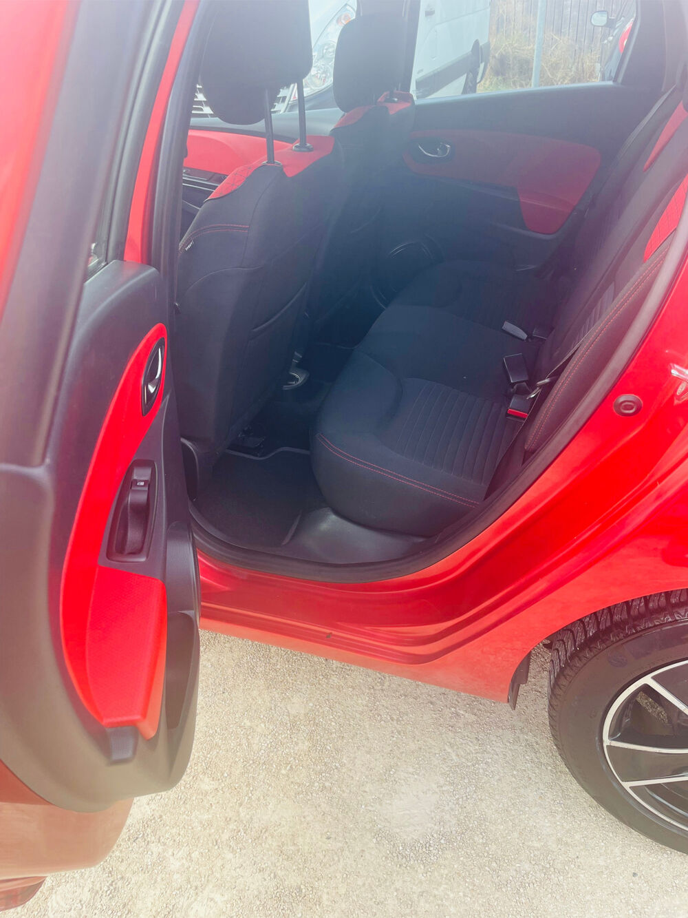 Clio 4 Estate - 1.5 DCI 90 CH FAP ENERGY ECO2 90G 2013 occasion 41000 BLOIS