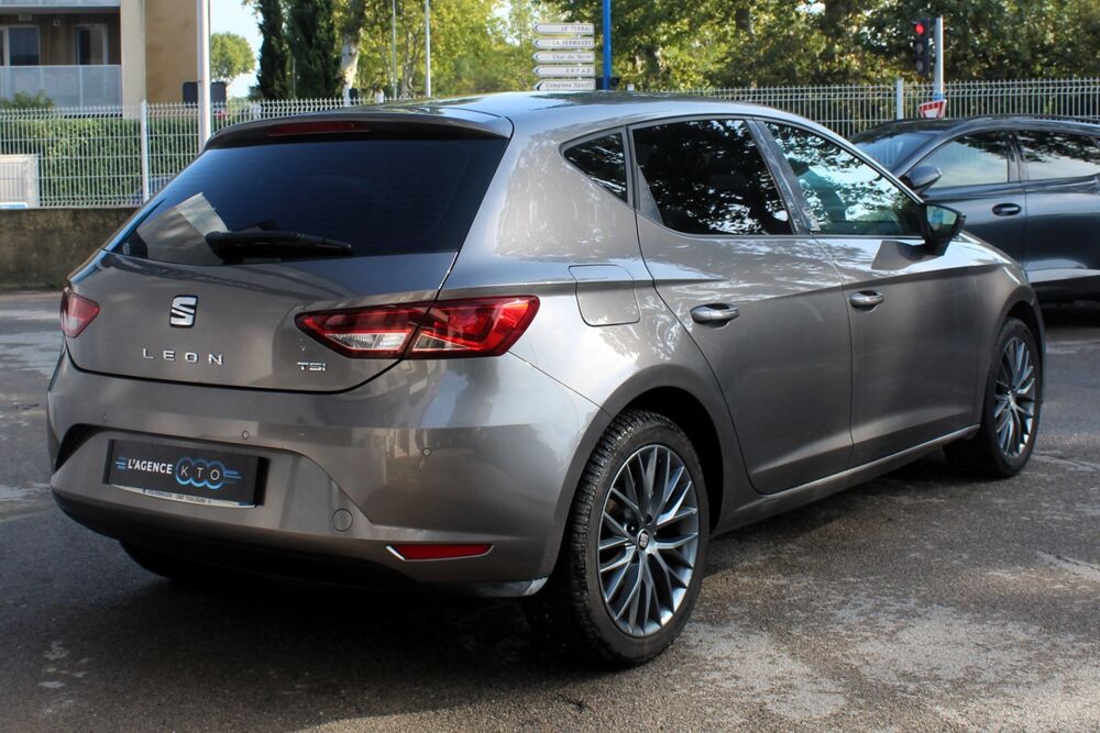 Leon III 1.2 TSI 110 ch S&S CONNECT + CARPLAY / CLIM AUTO / JA 17 2016 occasion 34430 Saint-Jean-de-V&eacute;das