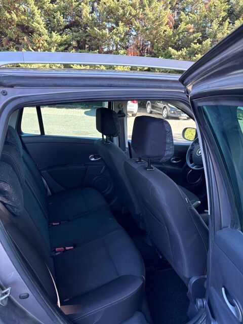 Clio III PHASE 2 1.5 DCI FAIBLE KM BOITE AUTO 2009 occasion 69320 Feyzin