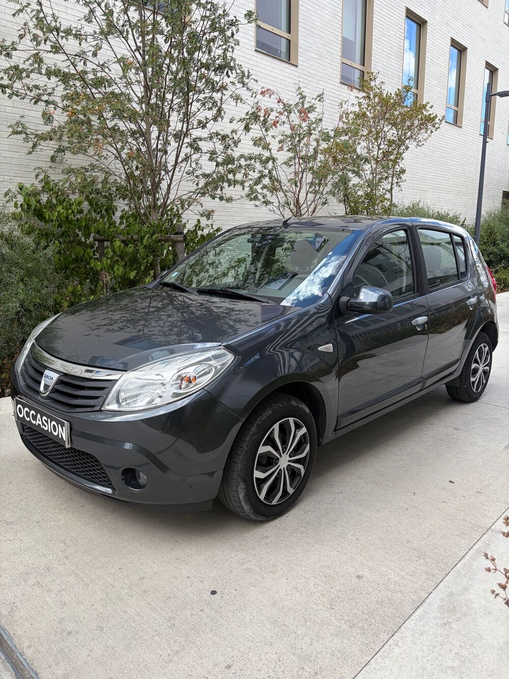 Sandero 1.4L MPI GPL FINITION LAUR&Eacute;ATE - CLIMATISATION - 5 PORTES - 2009 occasion 45400 FLEURY-LES-AUBRAIS