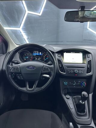 Focus 1.5 TDCi 120Ch *DISTRI NEUVE *RADARS DE RECUL *GARANTIE 12 M 2017 occasion 57160 Moulins-l&egrave;s-Metz