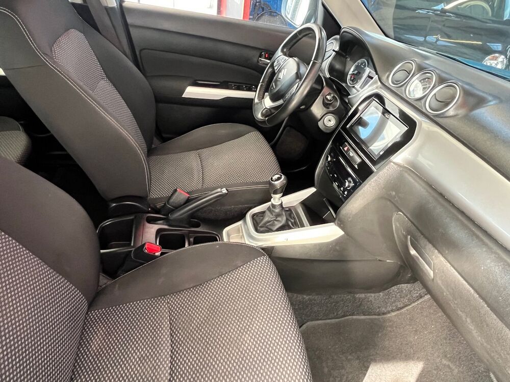 Vitara 4x4 CAM&Eacute;RA 1.6L 120 CH DIS TURBO G&Eacute;N&Eacute;RATIONS 2 | R&Eacute;VIS&Eacute;E & G 2017 occasion 13200 Arles